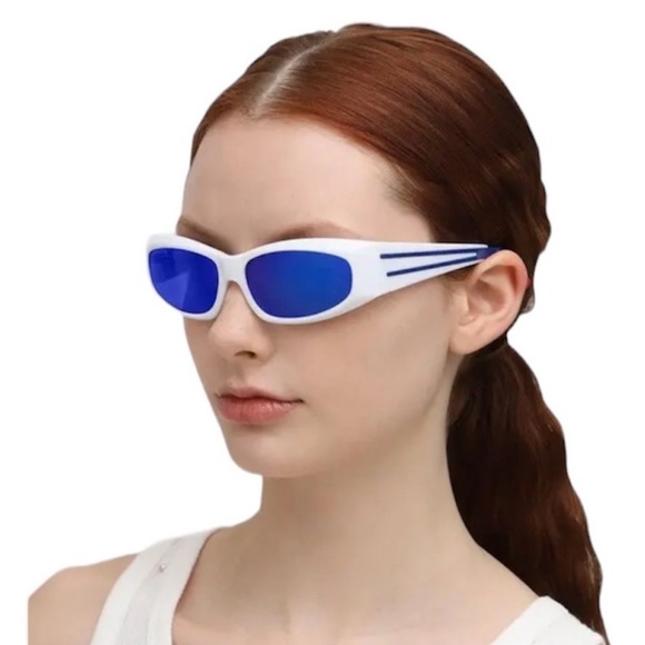 LE SPECS Adam Selman The Edge Sunglasses NEW White WIth Blue Mirror Lenses - Picture 1 of 16
